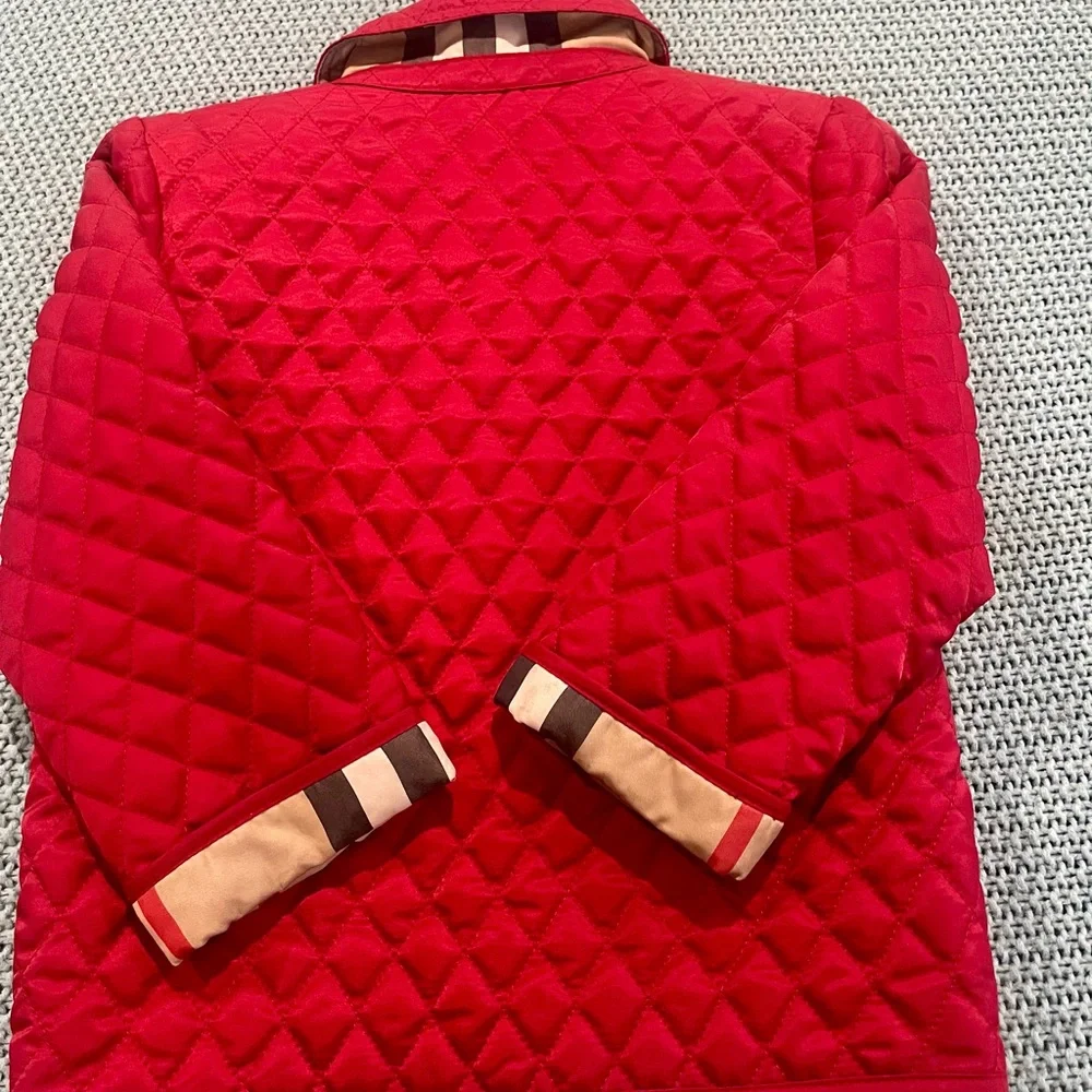 Burberry Kids Red Quilted Puffer Coat - Picture 3 of 3